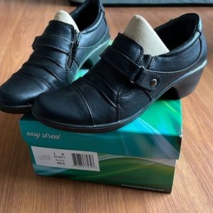 Easy Street Black Fashion Booties NWT
